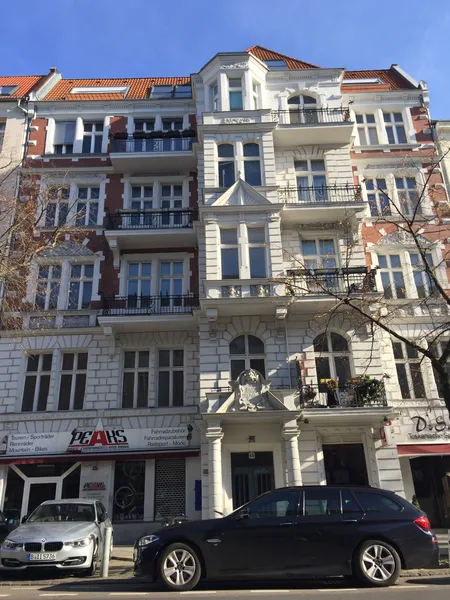 Exklusive 4-Raum-Wohnung mit gehobener Innenausstattung in Berlin Wilmersdorf — photo 1